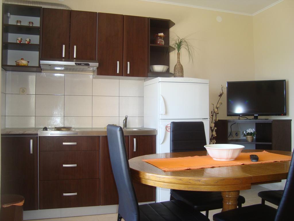 Apartments Roncevic #Joko# Gradac  Room photo